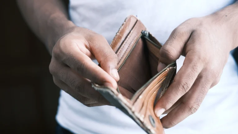 Simpatia para Jamais faltará dinheiro