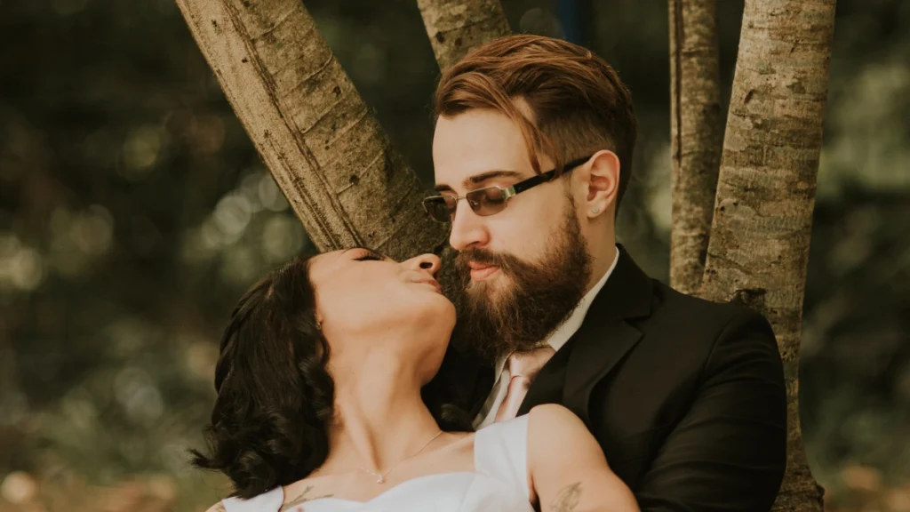 Simpatia para casar com uma mulher rica