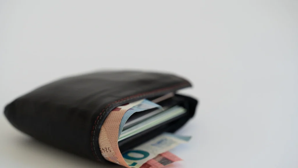 Simpatia para gastar menos