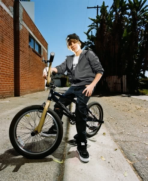 Imagem de Justin Bieber com mensagem expressivo
